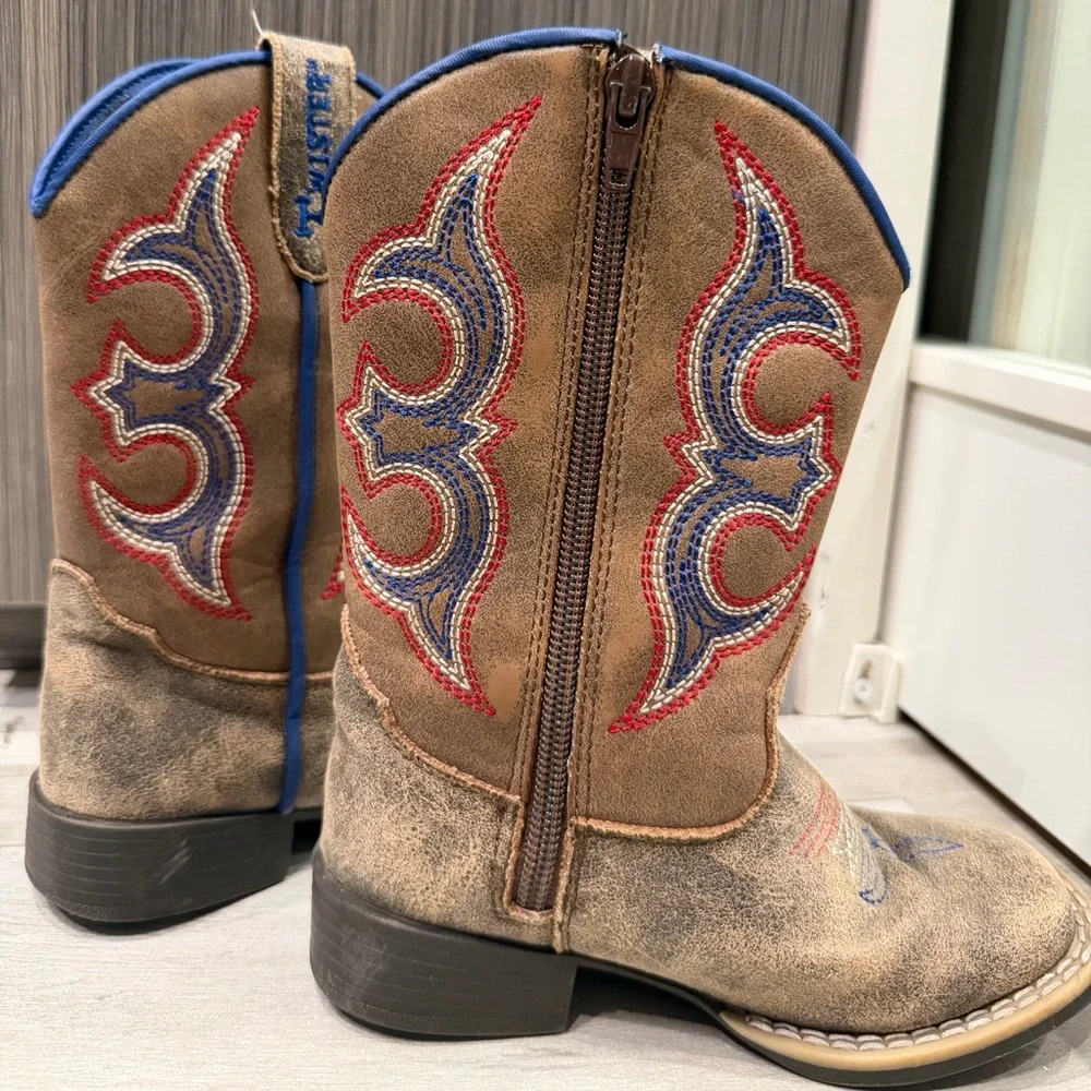 Twister Kids Brown and Blue Western Boots size 9 like new condition worn 2x - Picture 8 of 11